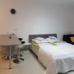 Kris Apartment *