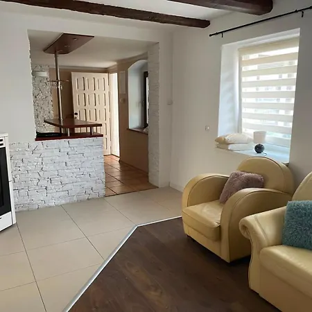 Kris Apartamento