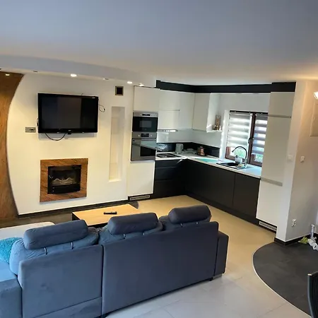 Kris Apartamento